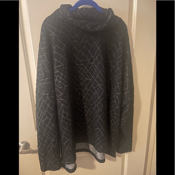 Niche Nilgun Black Pattern Cowl Neck Top - Picture 1 of 3